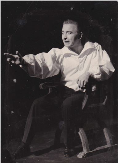 Jožko Lukeš ob recitalu Skozi življenje iz del W. Shakespeara (1966)